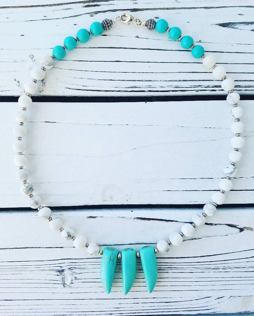 White Speckled Feldspar And Turquoise Drop Stones Choker Necklace.